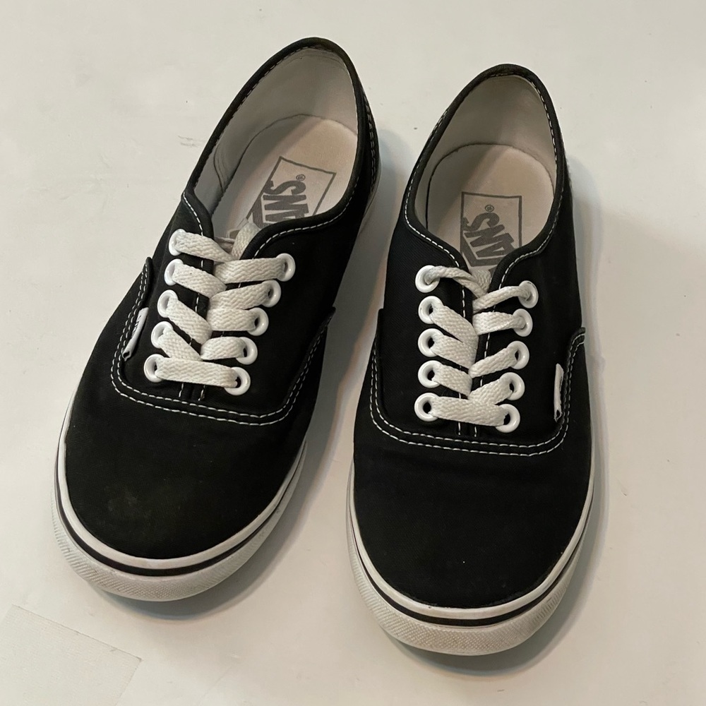Vans Classic Black Canvas Lace Up Sneakers Men 5, Women 6.5